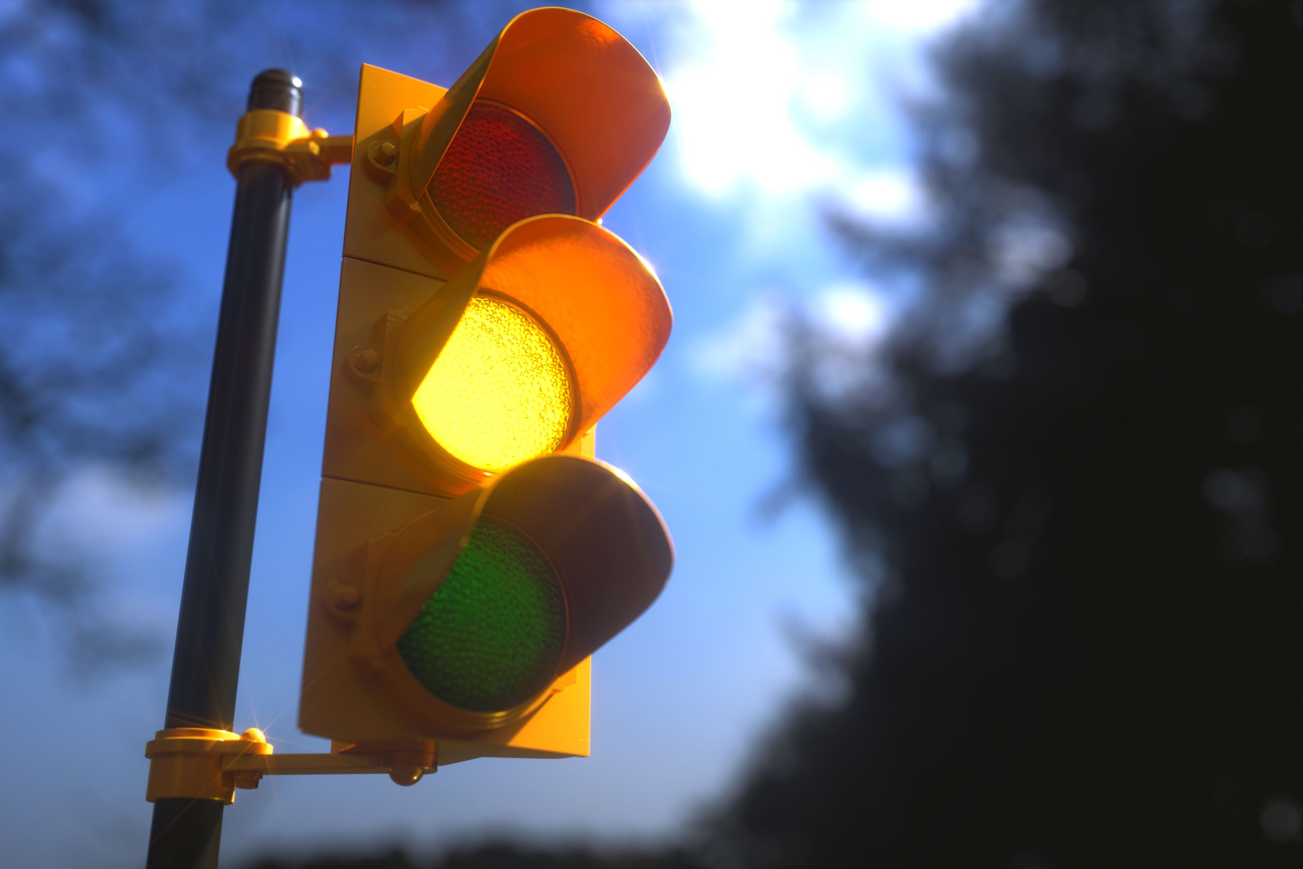 Who is at Fault for a Yellow Light Car Accident in Florida?
